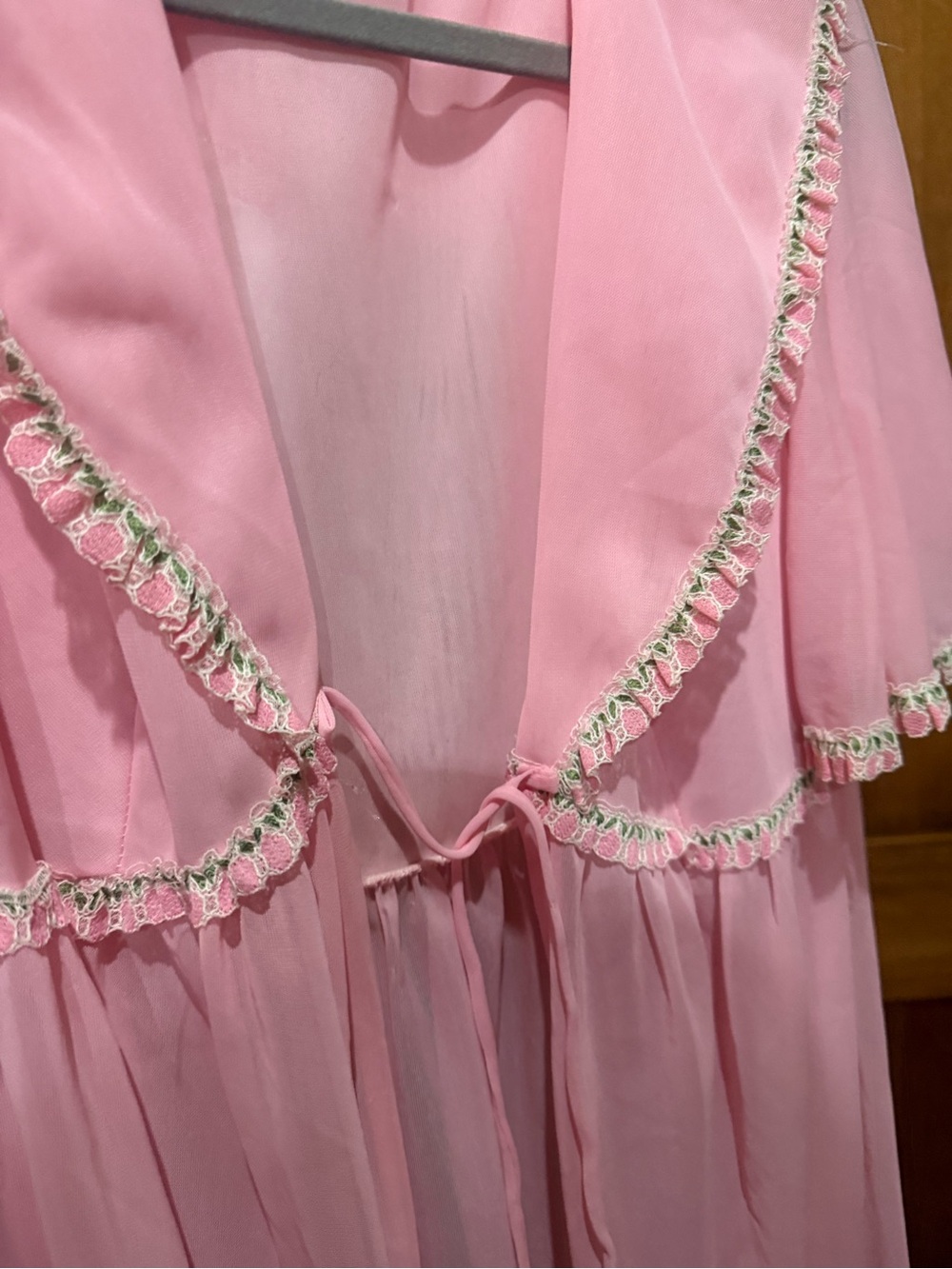 Pink Women's Vintage-Style Robe with Lace Trim